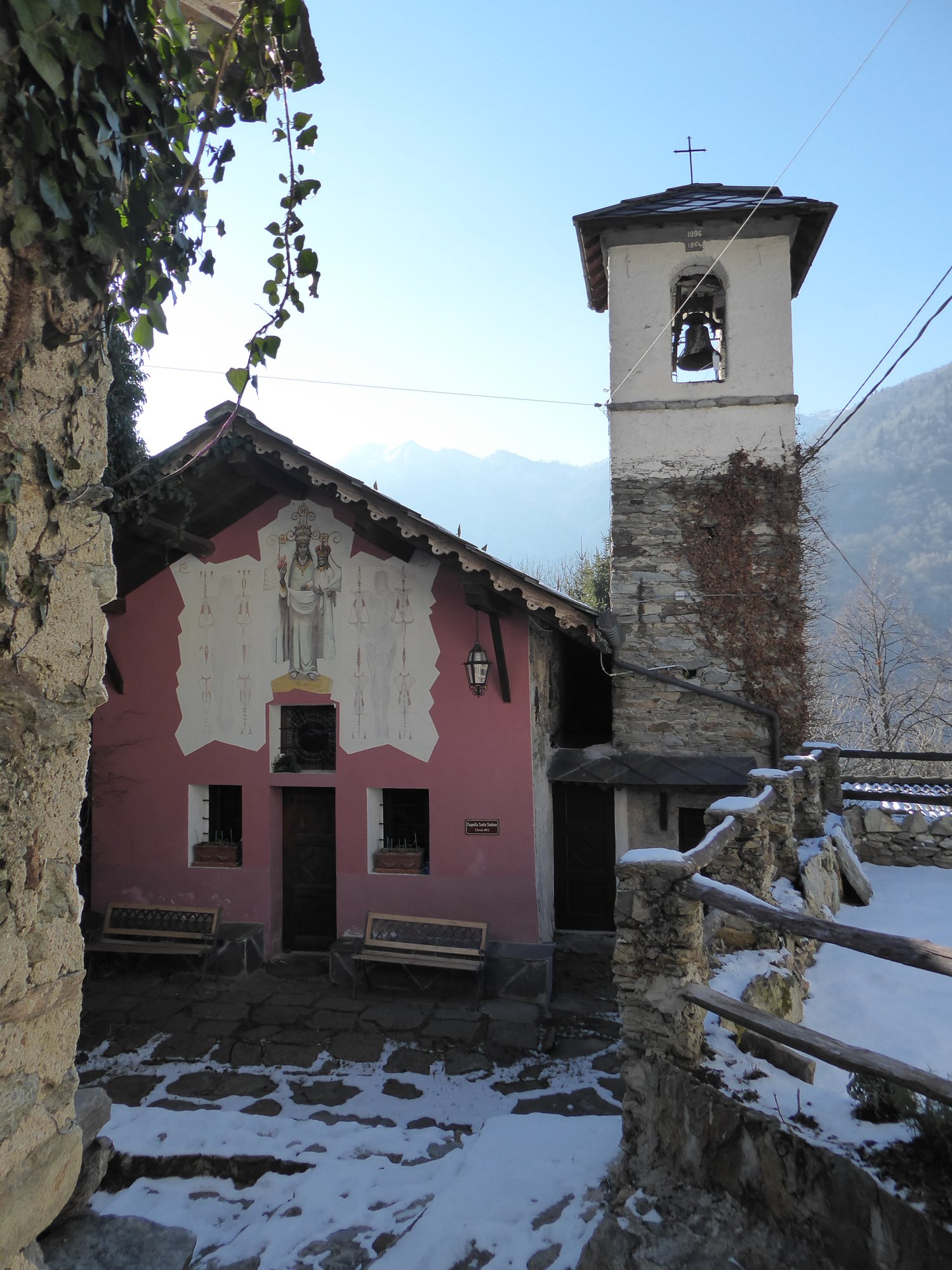 Chiesetta della Sacra Sindone a Mombianco