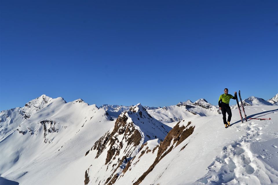 Bec di Pragelas a sx la cresta della Rosa ed inultimo piano il gran Paradiso