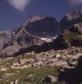rocciazzura.jpg (12083 byte)