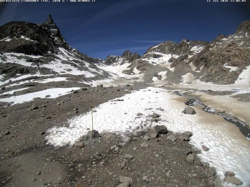 VALLE SOANA – Sul ghiacciaio Ciardoney è scomparsa la neve con quasi un mese di anticipo tratto da Quotidiano Canavese