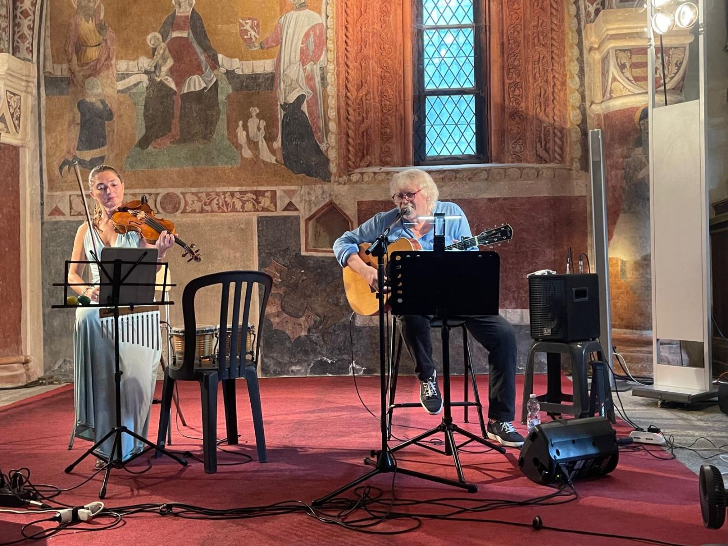 Le poesie dei cantautori incantano San Giorgio: applausi e bis per il Duo Cotto-Hagiu a cura di Giorgio Cortese.