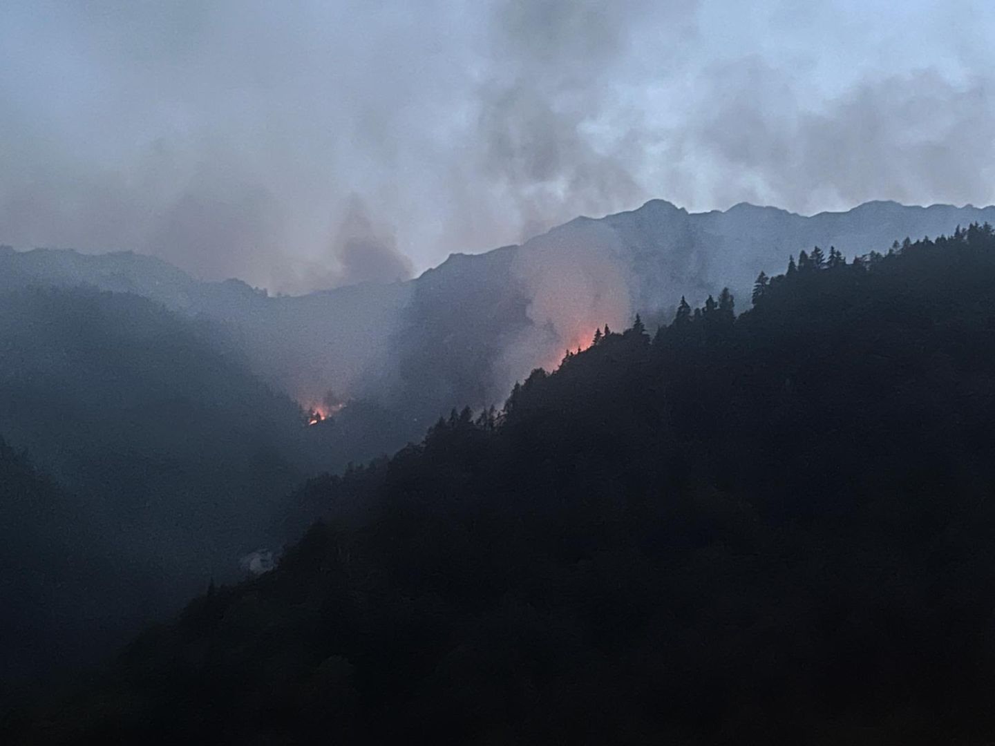 Aggiornamento sull’incendio divampato nella zona sopra Borgata Andorina acura del Sindaco di Valprato
