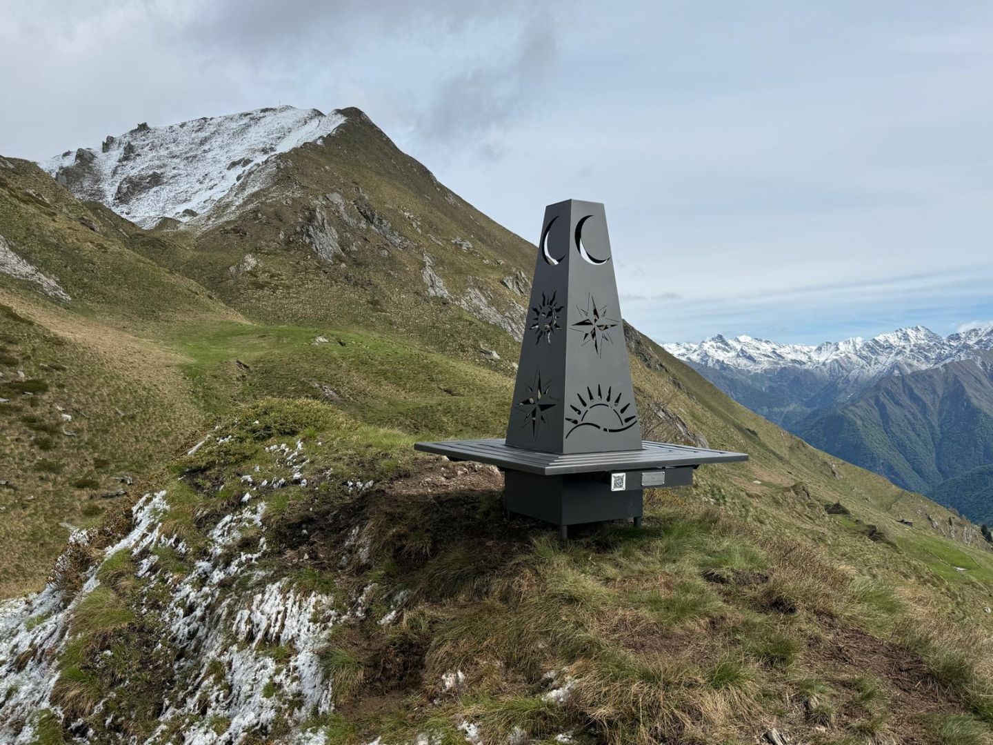 C.S. – Al Pian delle Masche (Valle Soana) la nuova seduta d’autore tra design, territorio e leggenda a cura di Mara Dadone