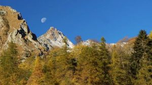 Montagna sacra” che invita a non salire in cima tratto da LA STAMPA  di Daniele Cat Berro